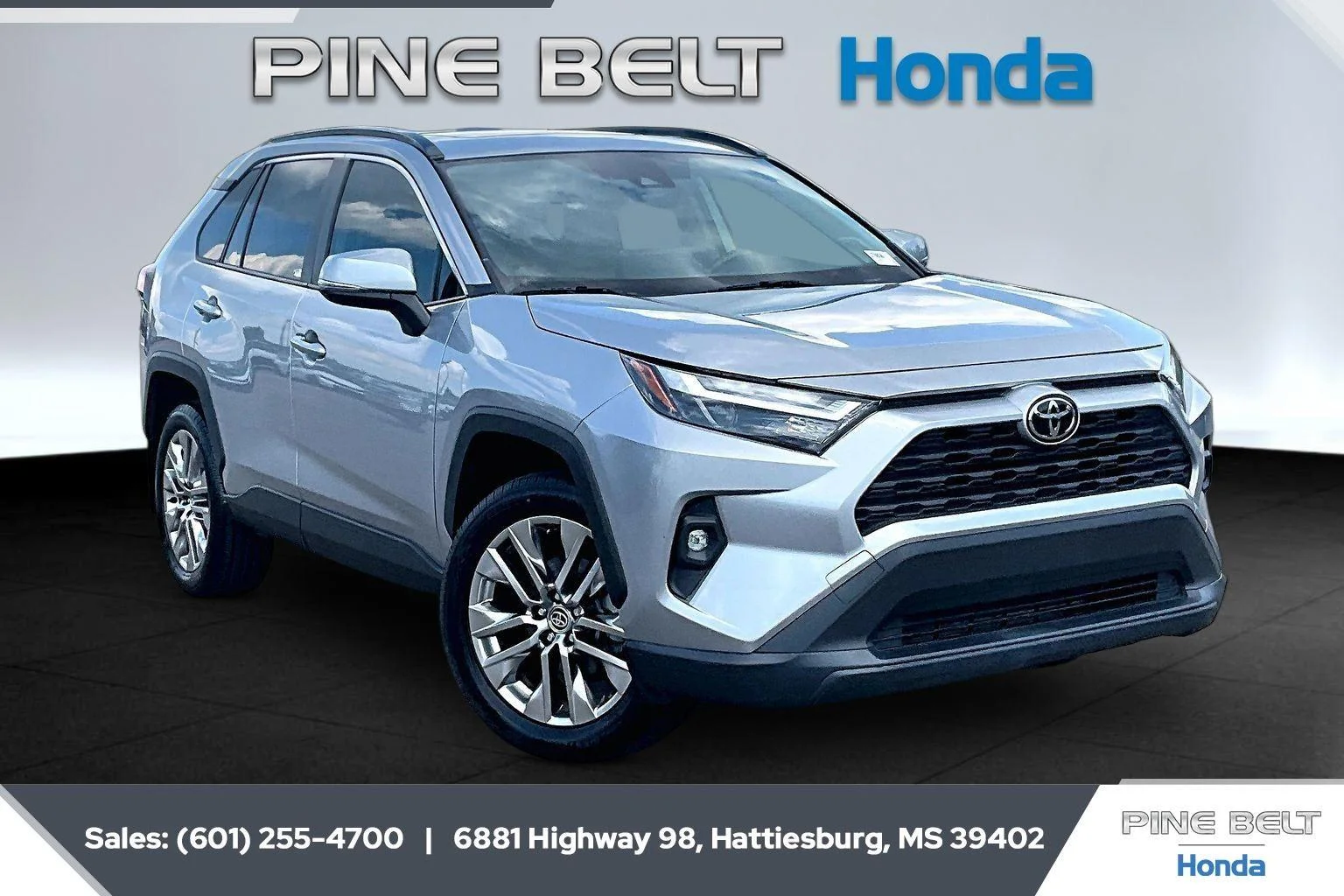 Used 2023 Silver Sky Metallic Toyota XLE Premium image 1