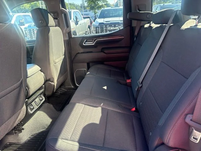 Used 2023 White GMC SLE image 19