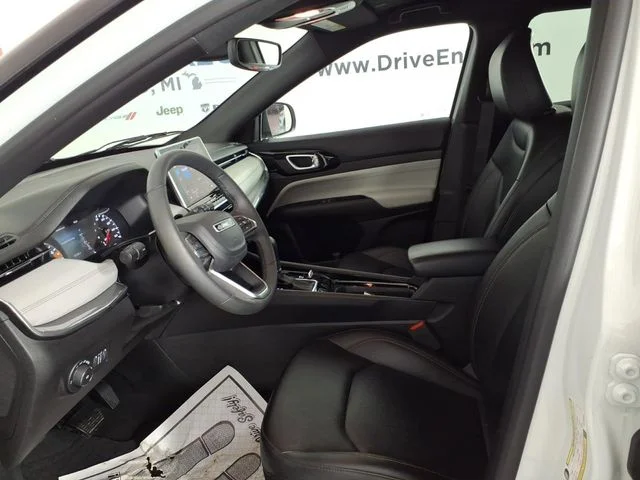 Used 2024 White Jeep Limited image 12