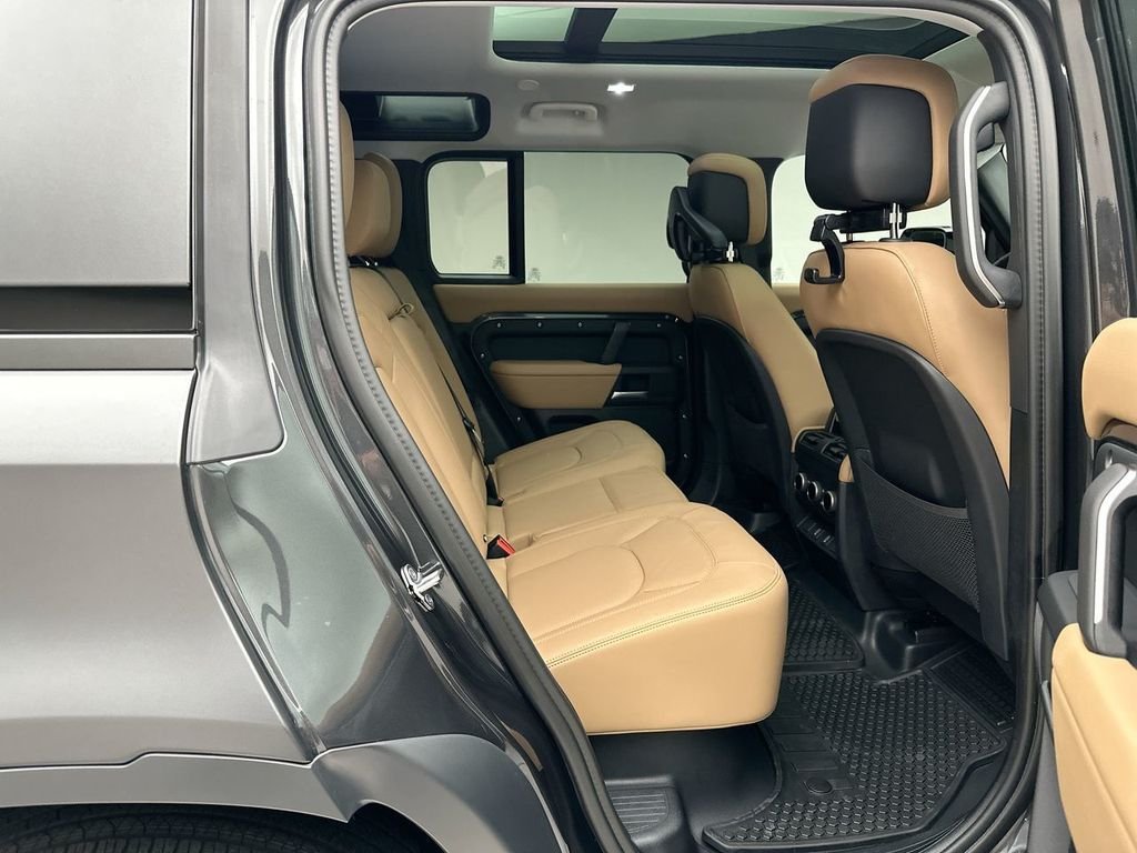 New 2026 Carpathian Grey Land Rover S image 7