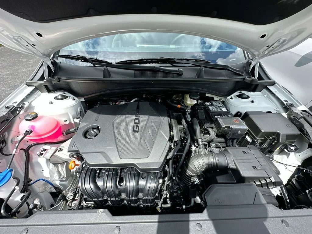 Used 2024 White Kia X-Pro Prestige image 47