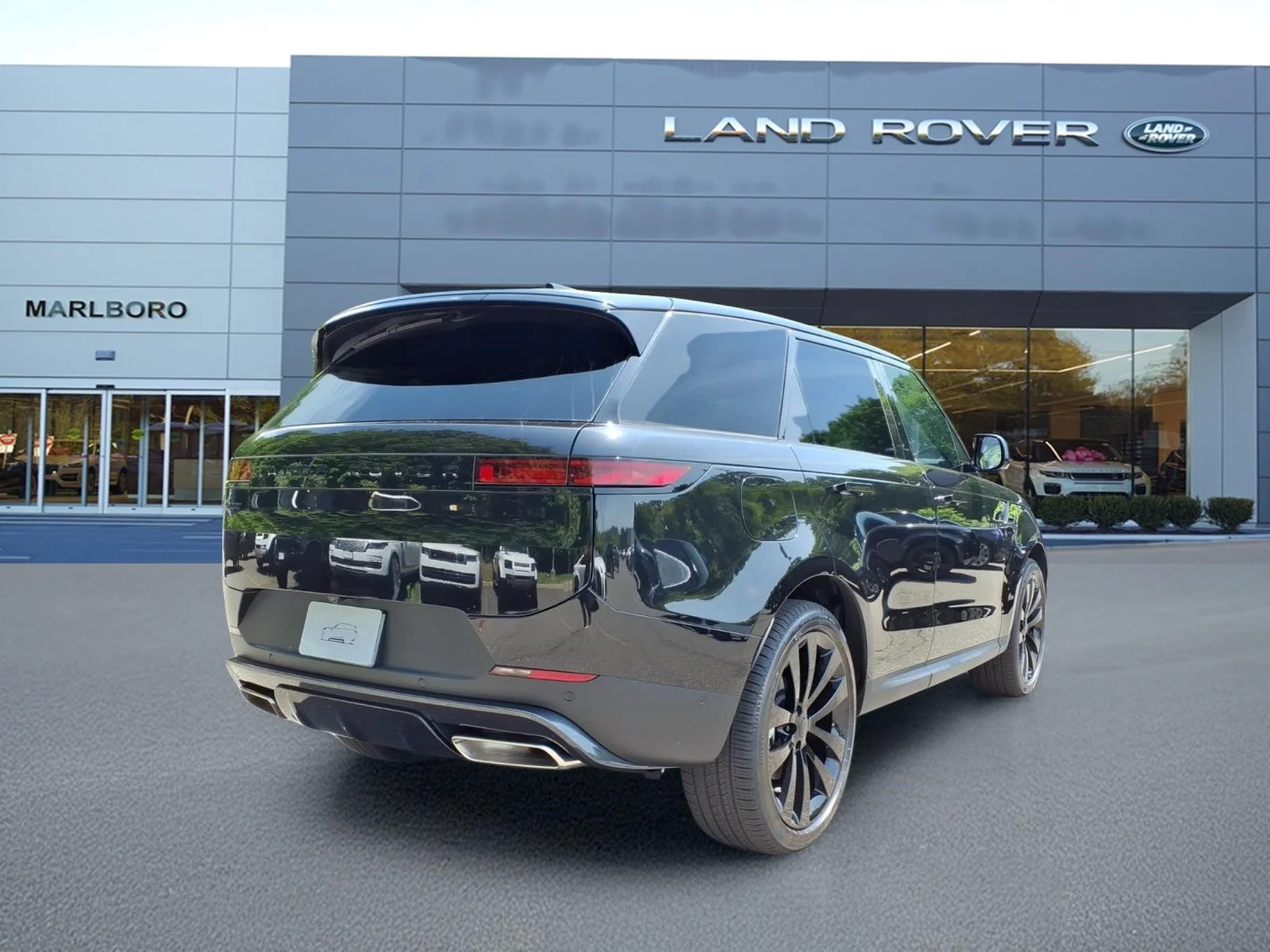 New 2026 Santorini Black Land Rover SE image 2