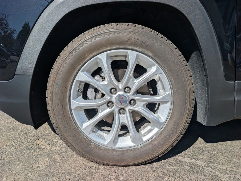 Used 2019 Black GMC SLE image 12