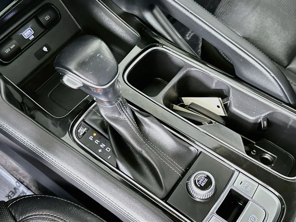 Used 2020 Ebony Black Kia EX image 18