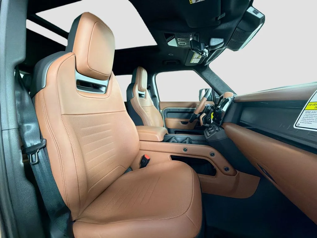 New 2026 Petra Copper Land Rover  OCTA image 30