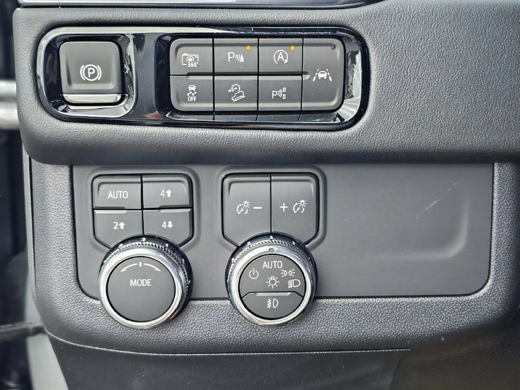 New 2026 Sterling Metallic GMC AT4 image 20