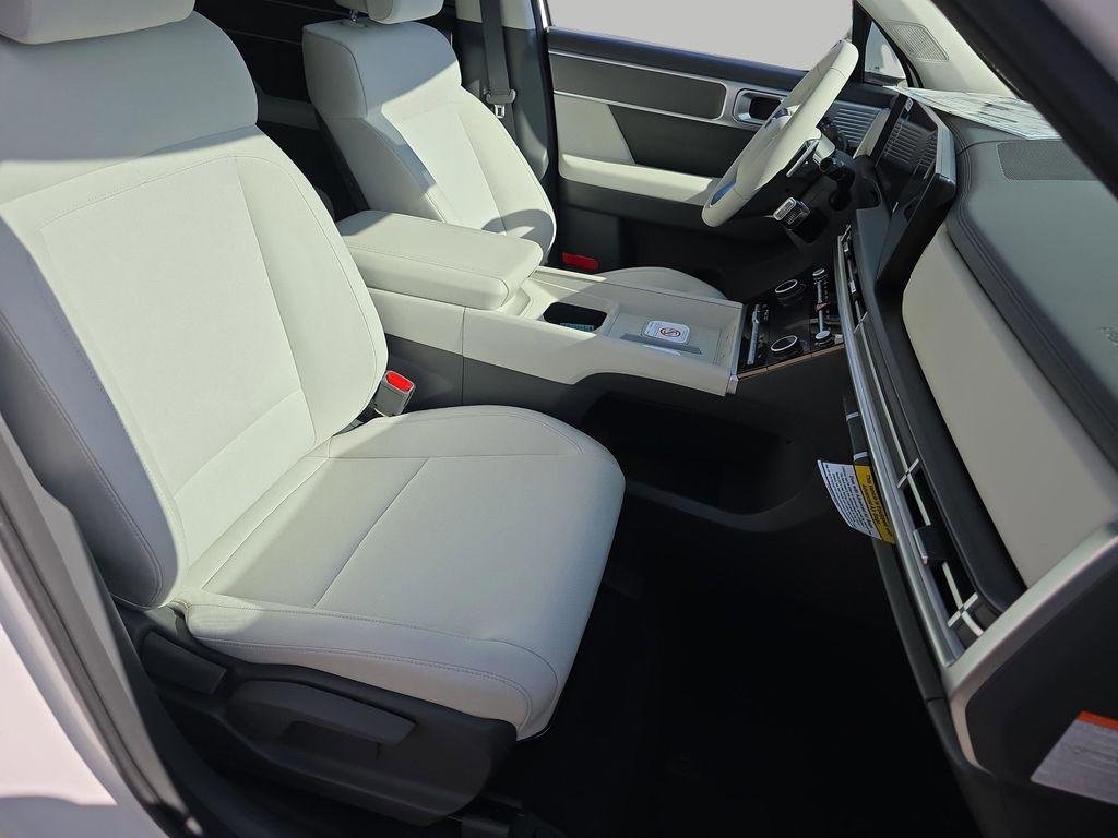 New 2026 Serenity White Hyundai SE image 25