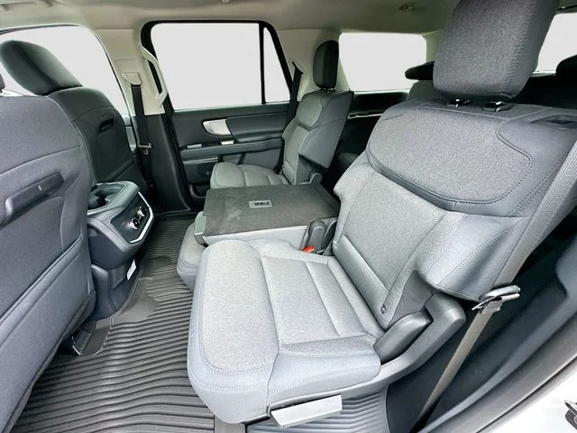 New 2026 Oxford White Ford Active image 17