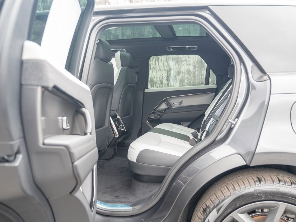 New 2026 Carpathian Grey LAND ROVER Dynamic SE image 21