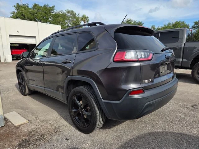 Used 2020 Gray Jeep Latitude Plus image 4