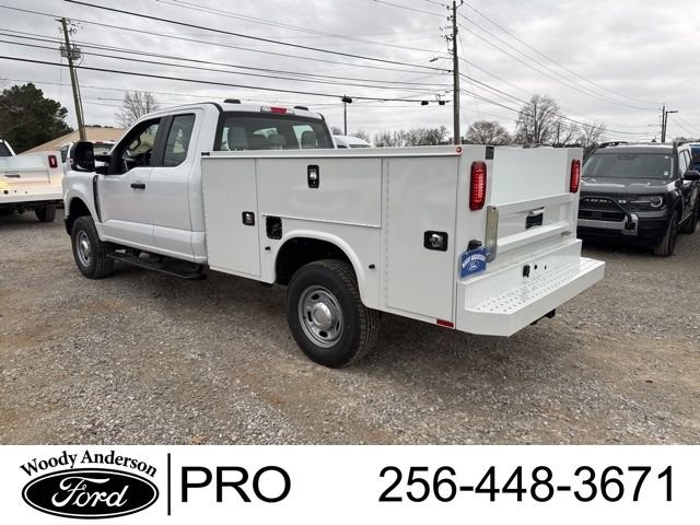 New 2026 Oxford White Ford XL image 3