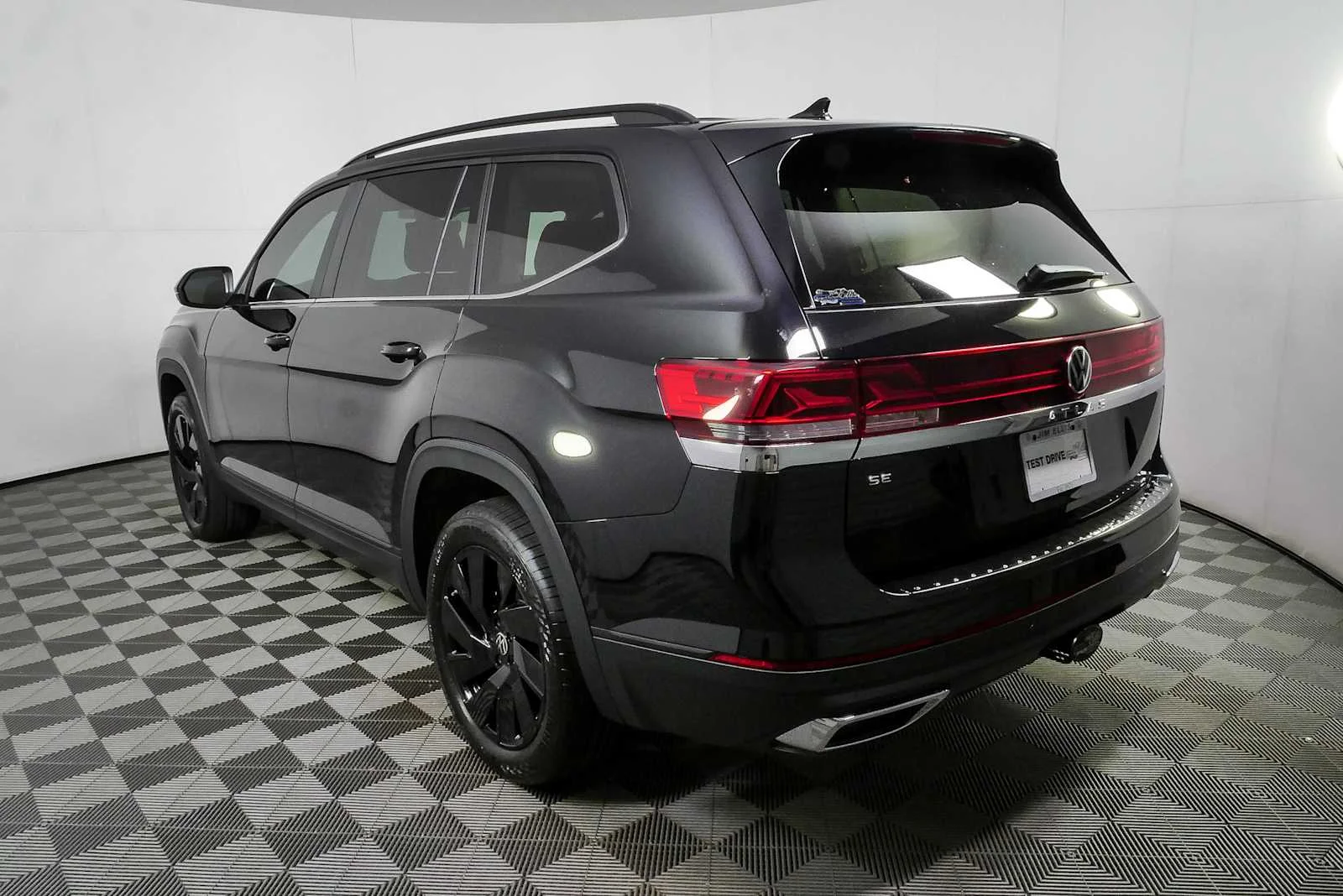 New 2026 Deep Black Pearl Volkswagen 2.0T SE w/Technology image 28