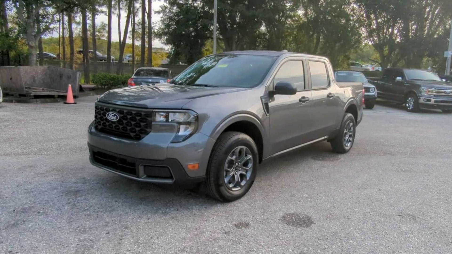 New 2026 Carbonized Gray Metallic Ford XLT image 9