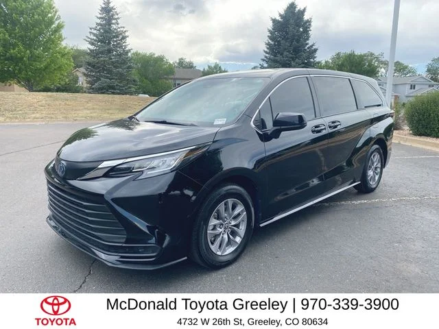 2023 Toyota Sienna LE