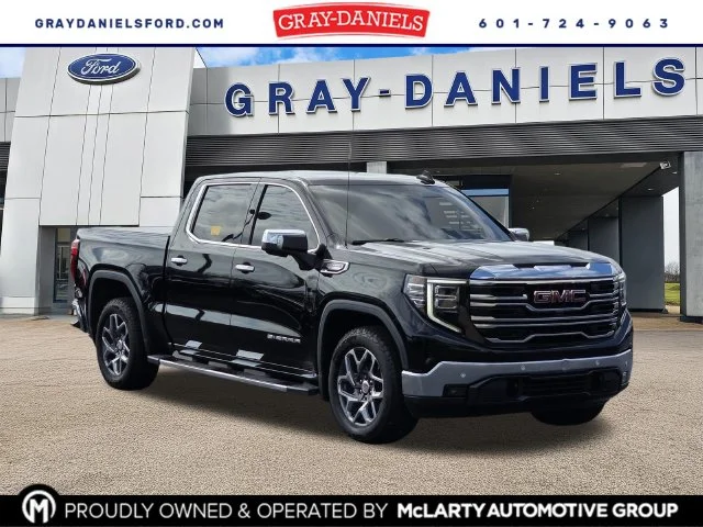 Certified Used 2023 Onyx Black GMC SLT image 1