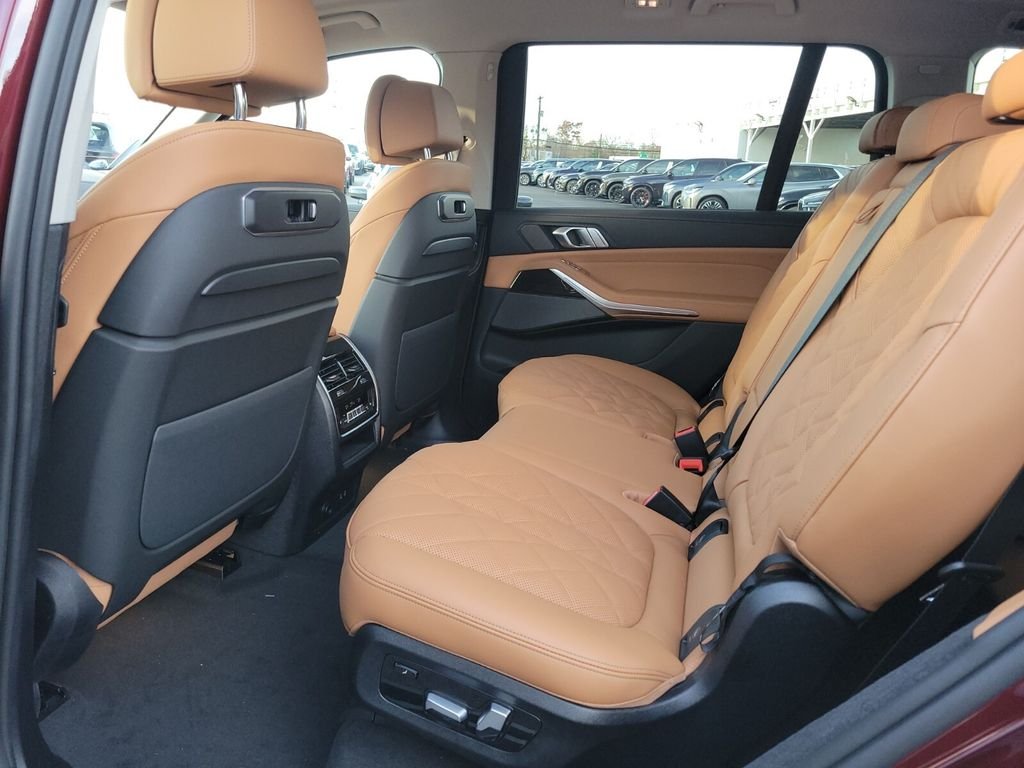 Used 2026 Red BMW xDrive40i image 17