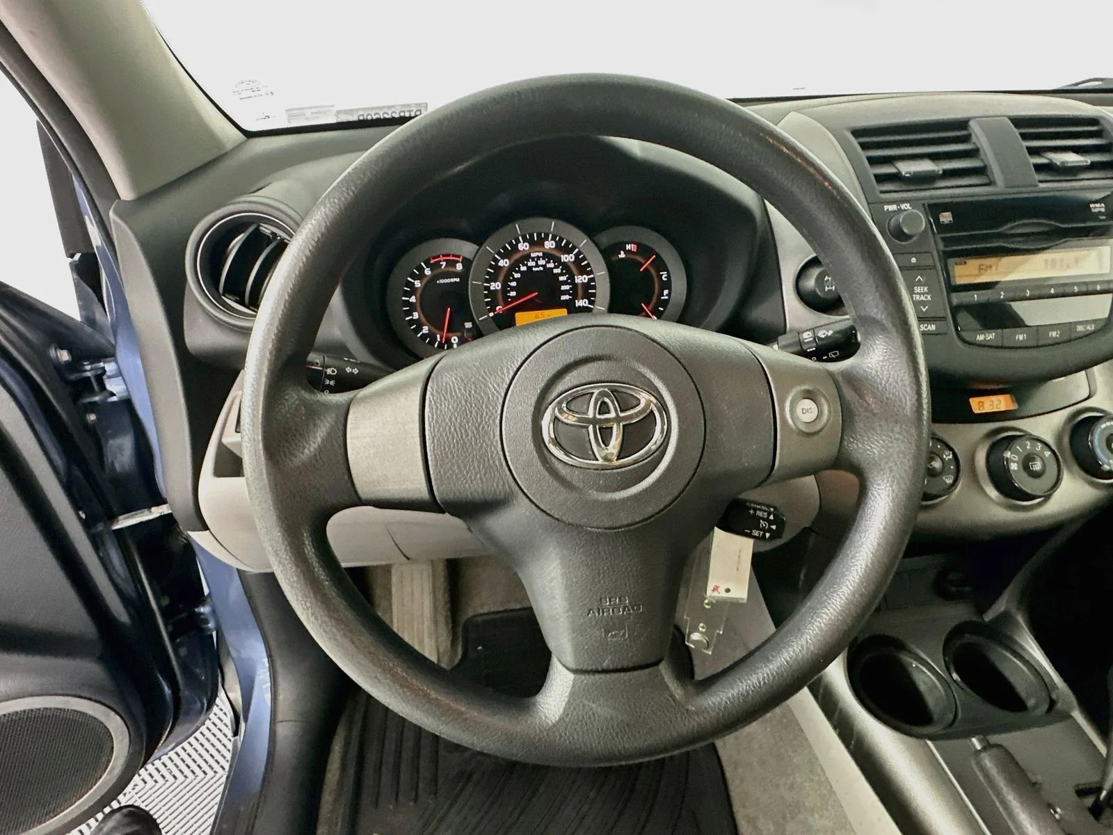 Used 2009 Pacific Blue Metallic Toyota Base image 11