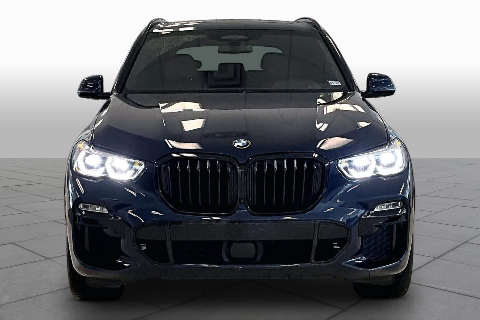 Certified Used 2021 Tanzanite Blue II Metallic BMW M50i image 3