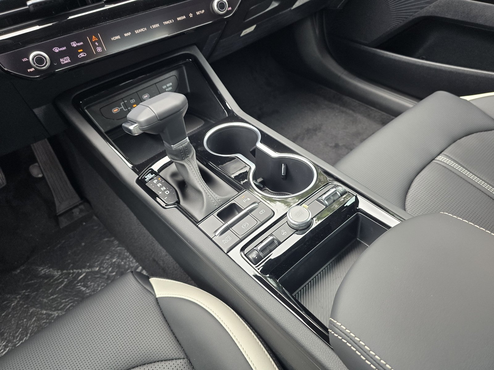 New 2026 Aurora Black Pearl Kia GT-Line AWD image 9