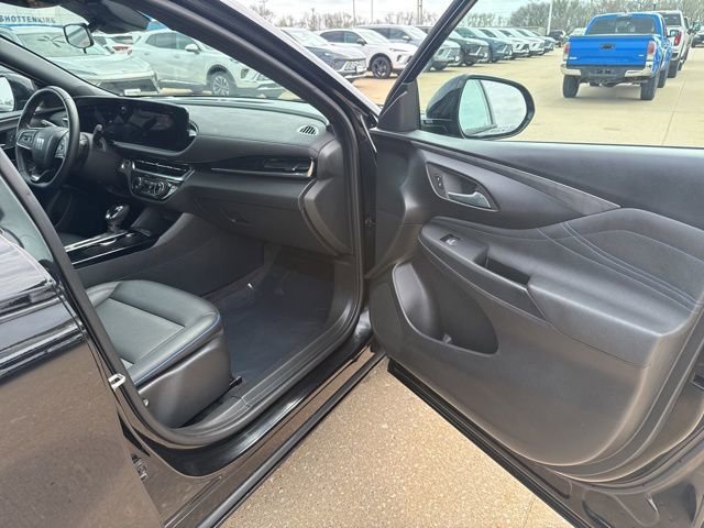 Used 2025 Ebony Twilight Metallic Buick Sport Touring image 46