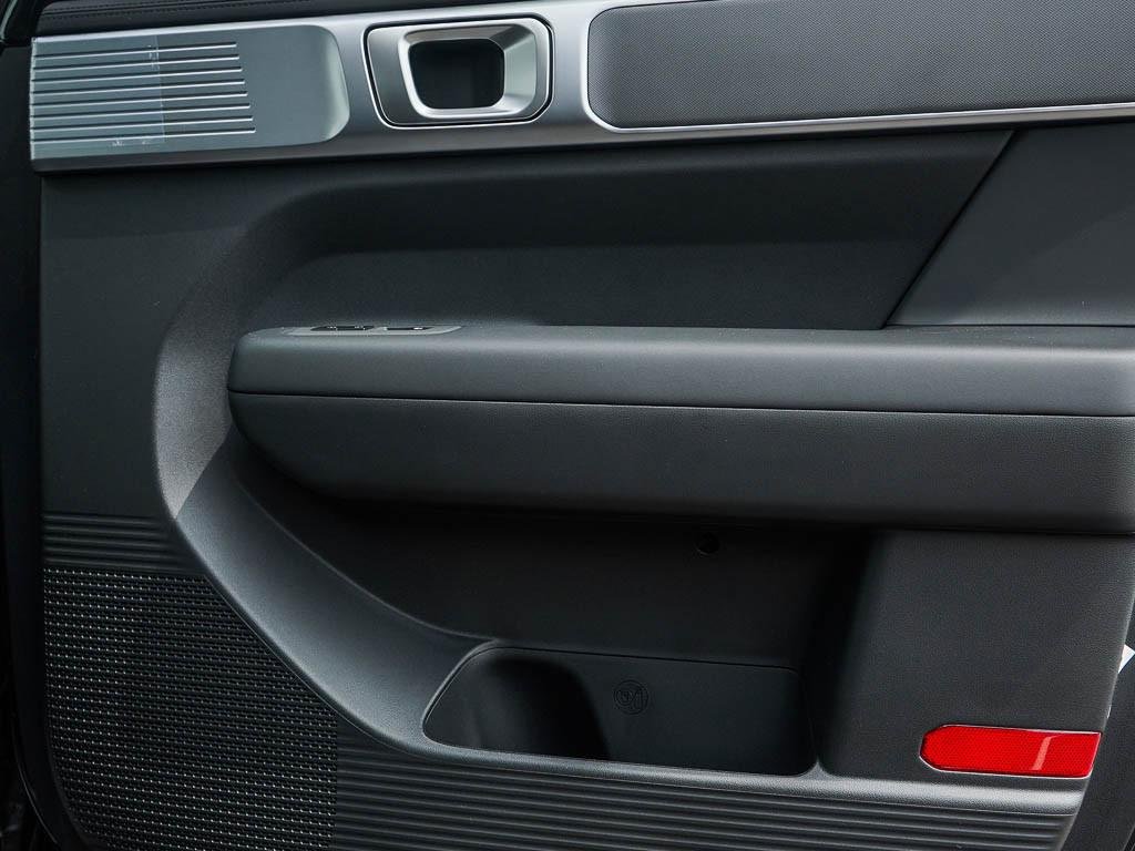 New 2026 Phantom Black Hyundai SE AWD image 35
