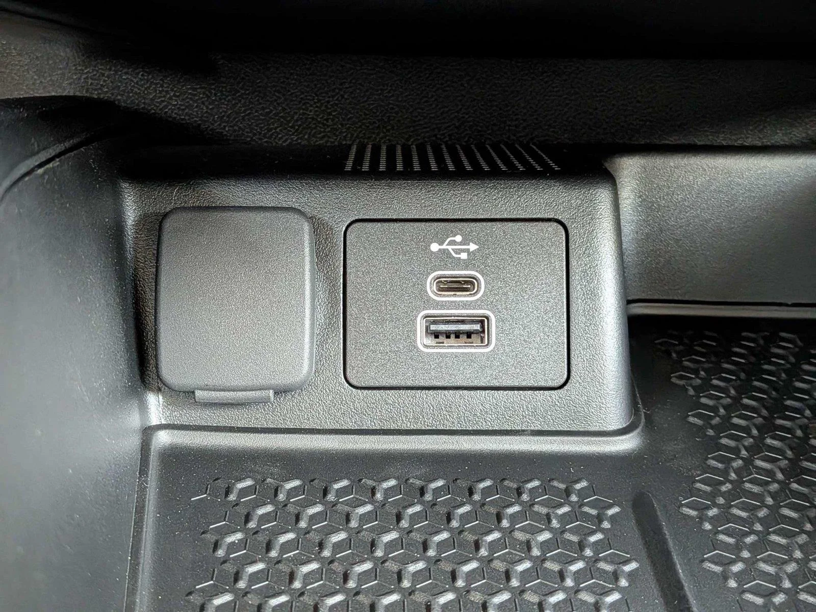 New 2026 Carbonized Gray Metallic Ford Big Bend® image 21