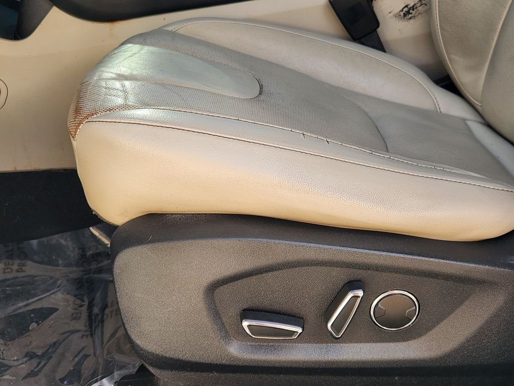 Used 2019 White Ford Titanium image 25