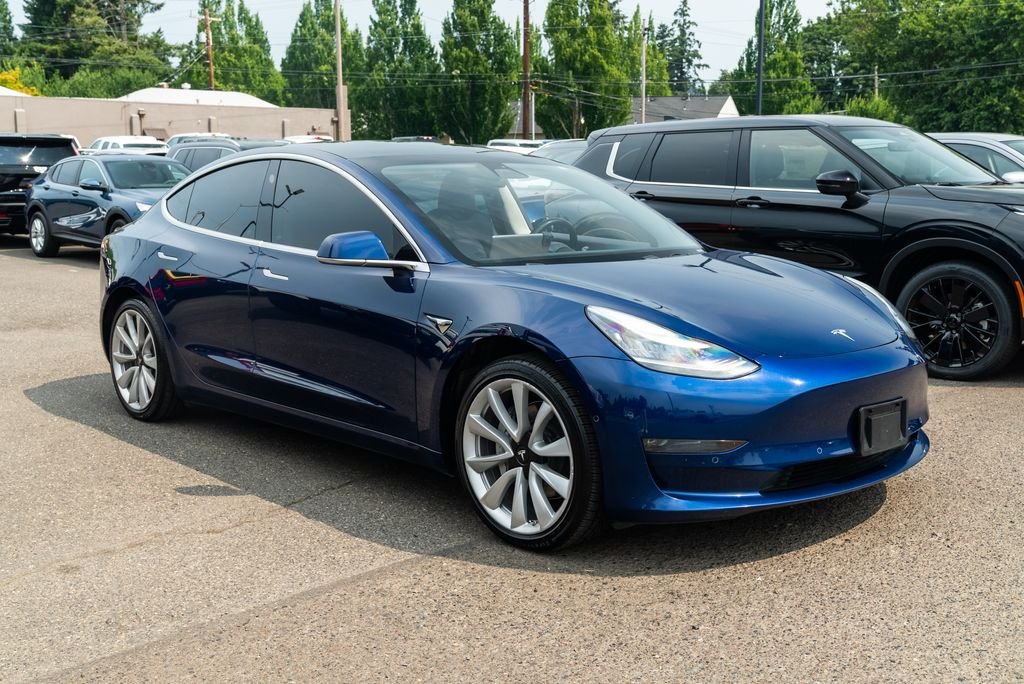 Used 2019 Deep Blue Metallic Tesla Performance image 23