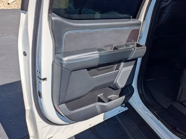 Used 2024 White Ford Platinum image 31