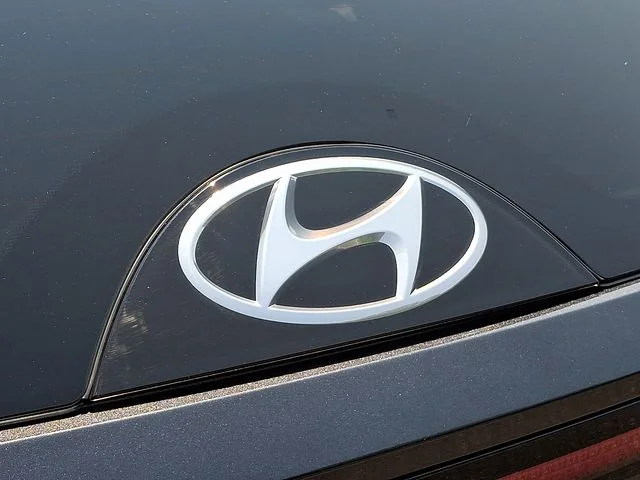Used 2023 Gray Hyundai SEL image 32