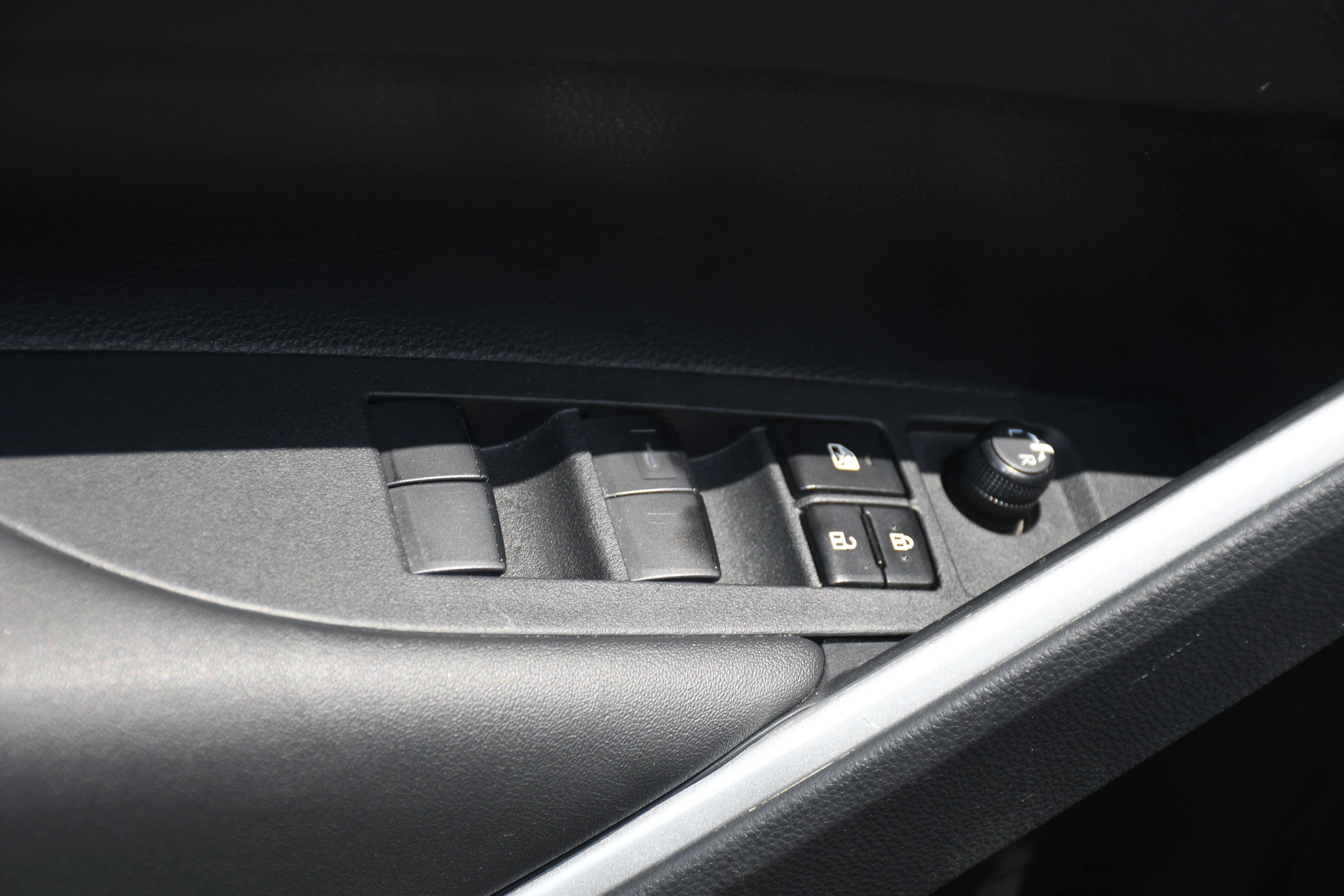 Certified Used 2025  Toyota XLE image 10
