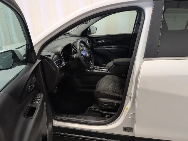 Used 2022 Summit White Chevrolet LT image 8
