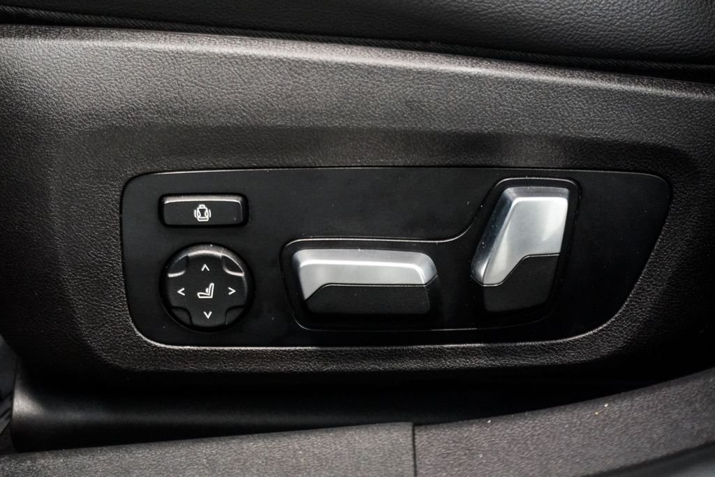 Used 2021 Black BMW M340i xDrive image 7