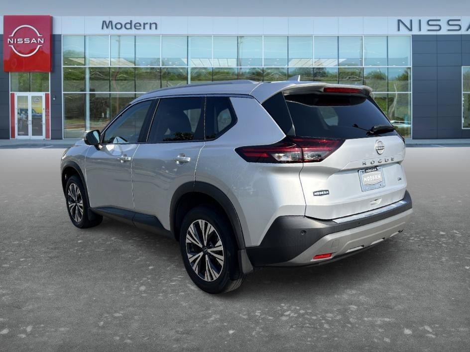 Used 2023 Brilliant Silver Metallic Nissan SV image 7