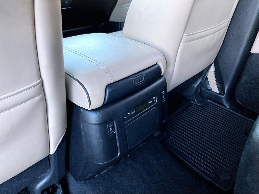 Certified Used 2022 White Nissan Platinum image 29