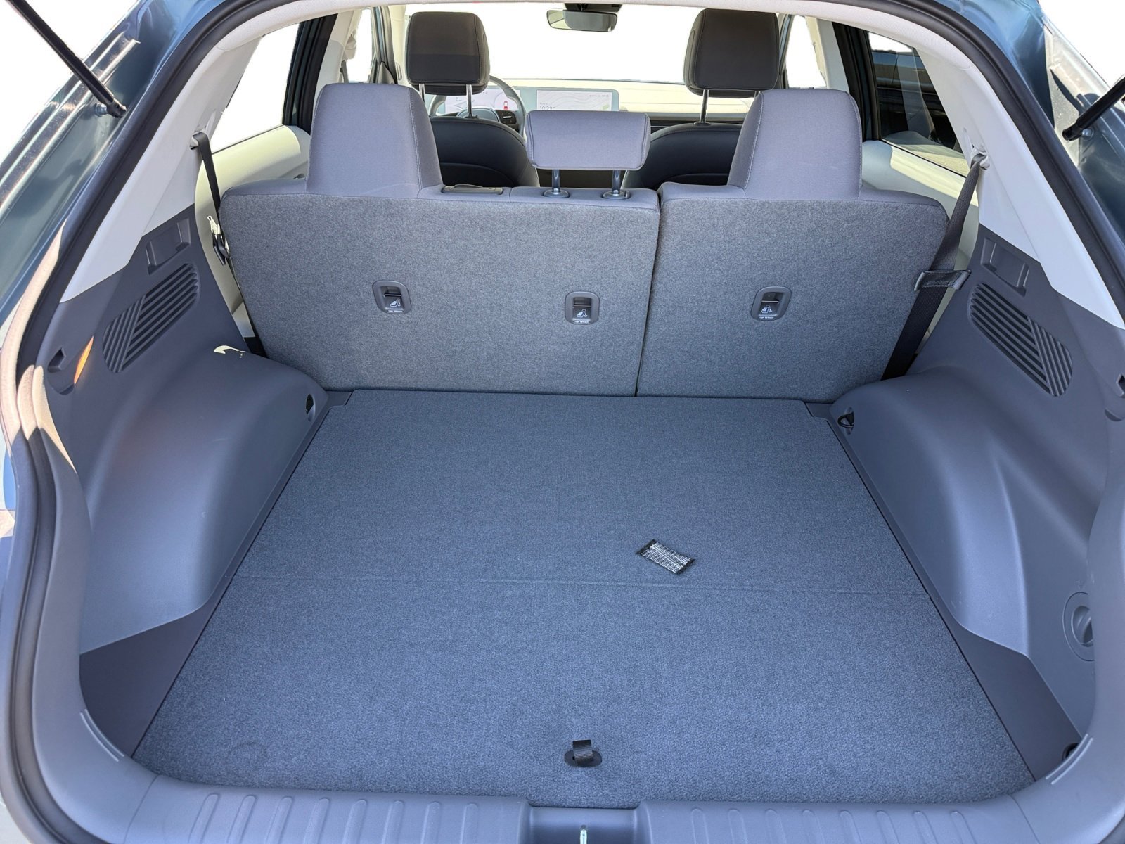 Certified Used 2024 Teal Hyundai SE image 17