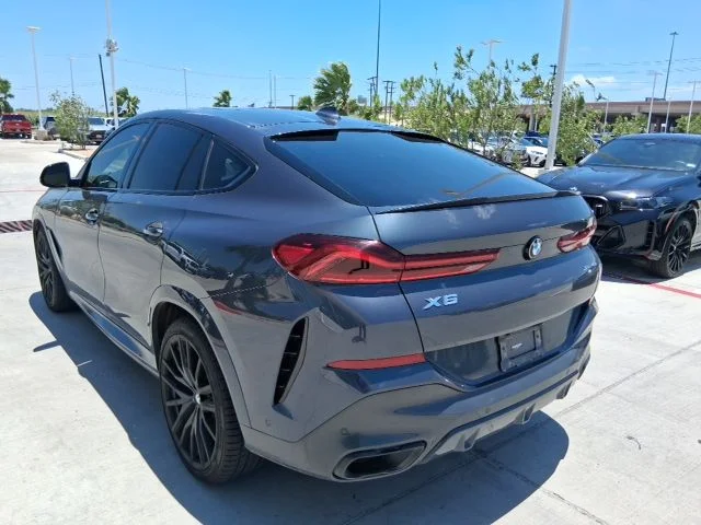 Used 2022 Gray BMW xDrive40i image 4