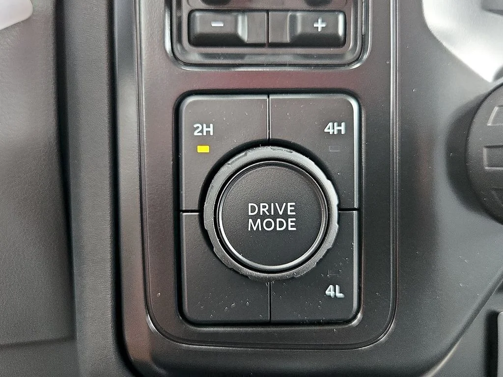 New 2026 Oxford White Ford F-350® XL image 18