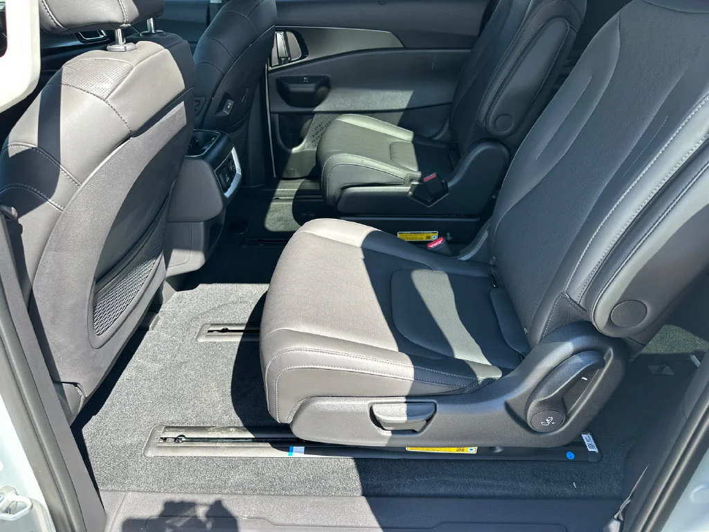 New 2027 Silver Kia SX image 20