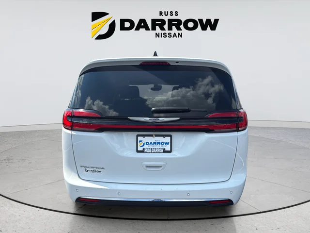 Used 2023 White Chrysler Touring L image 4