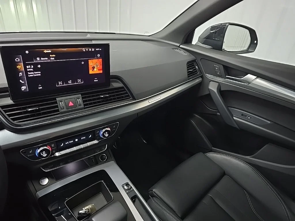 Used 2025 Black Audi 45 S line Premium image 26