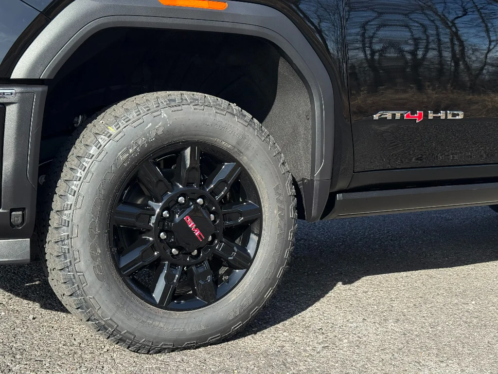 2026 GMC Sierra 2500HD AT4 - Photo 17