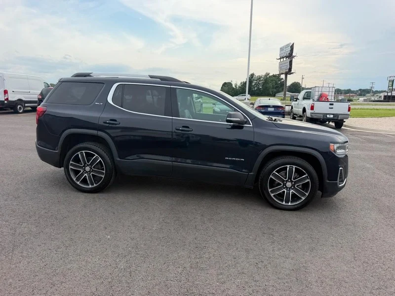 Certified Used 2021 Midnight Blue Metallic GMC SLT image 4