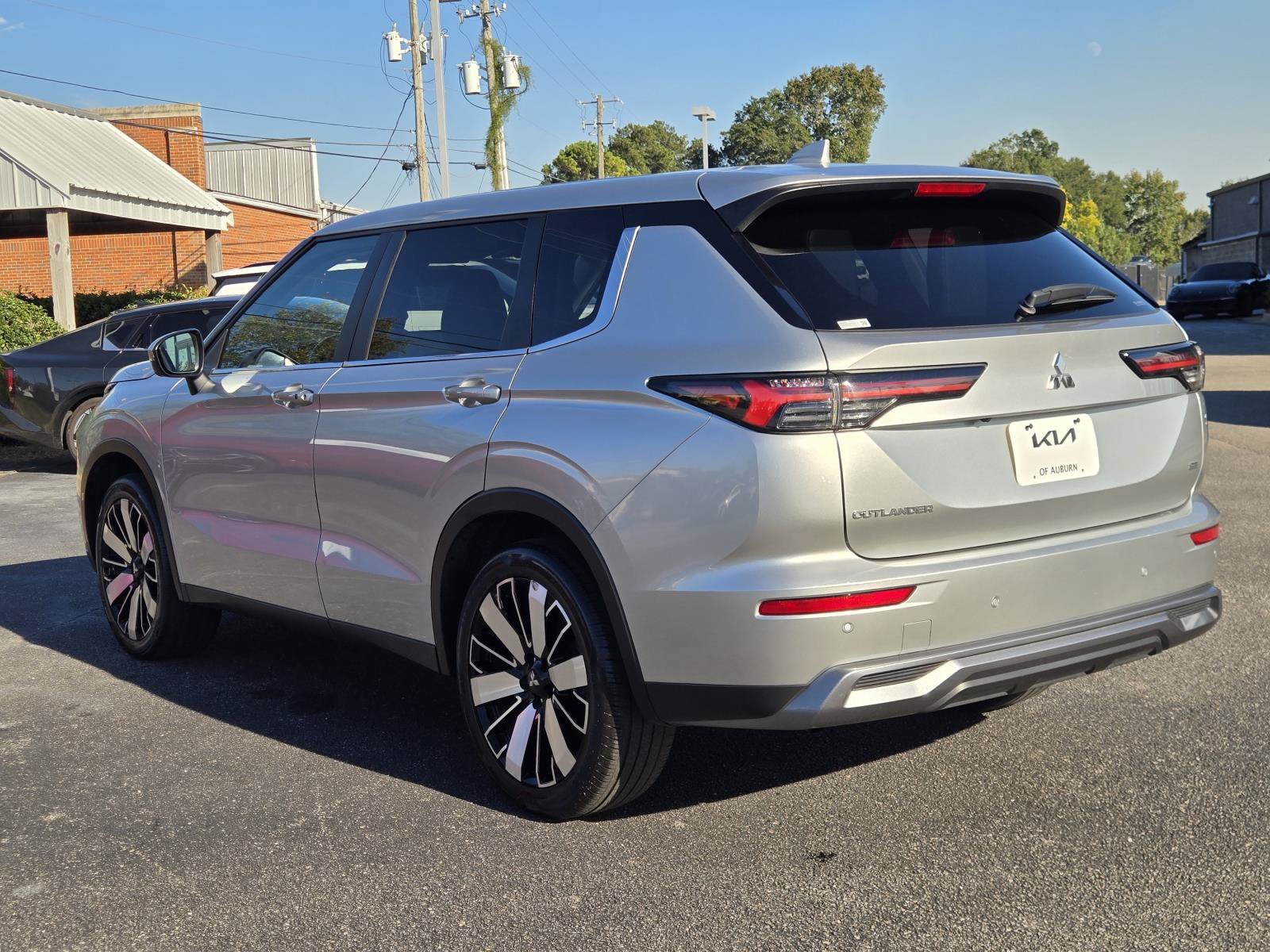 2025 Mitsubishi Outlander SE - Photo 9