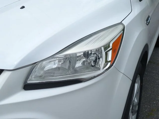 Used 2014 White Ford SE image 9