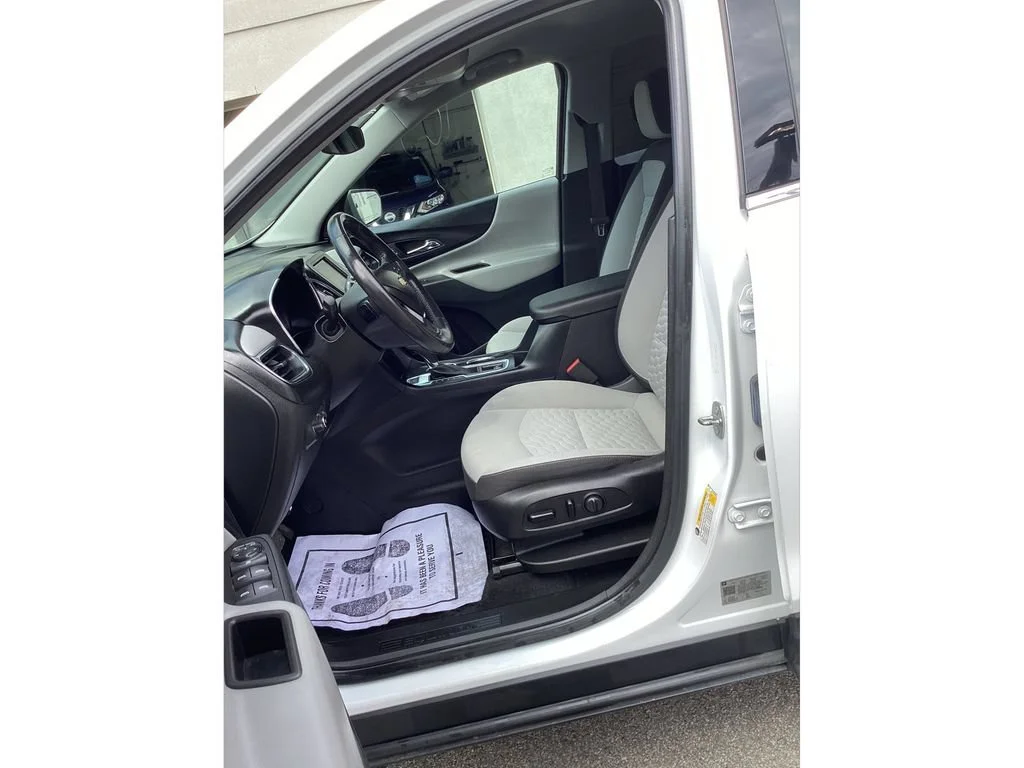 Used 2020 SUMMIT WHITE Chevrolet LT image 9