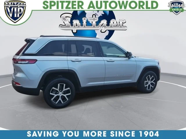 Used 2024 Silver Jeep Limited image 8