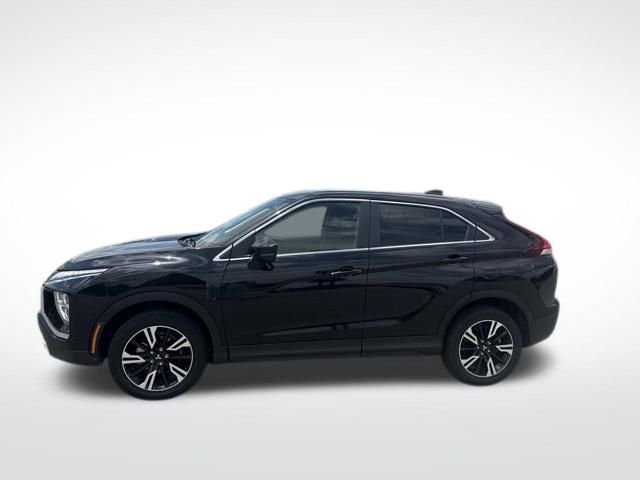 Used 2025  Mitsubishi SE image 2