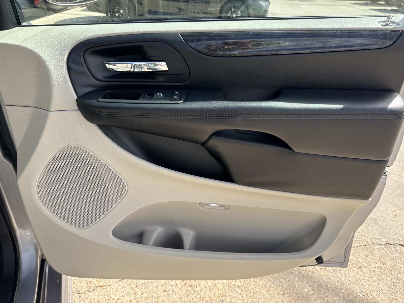 Used 2017 Silver Dodge SE image 14