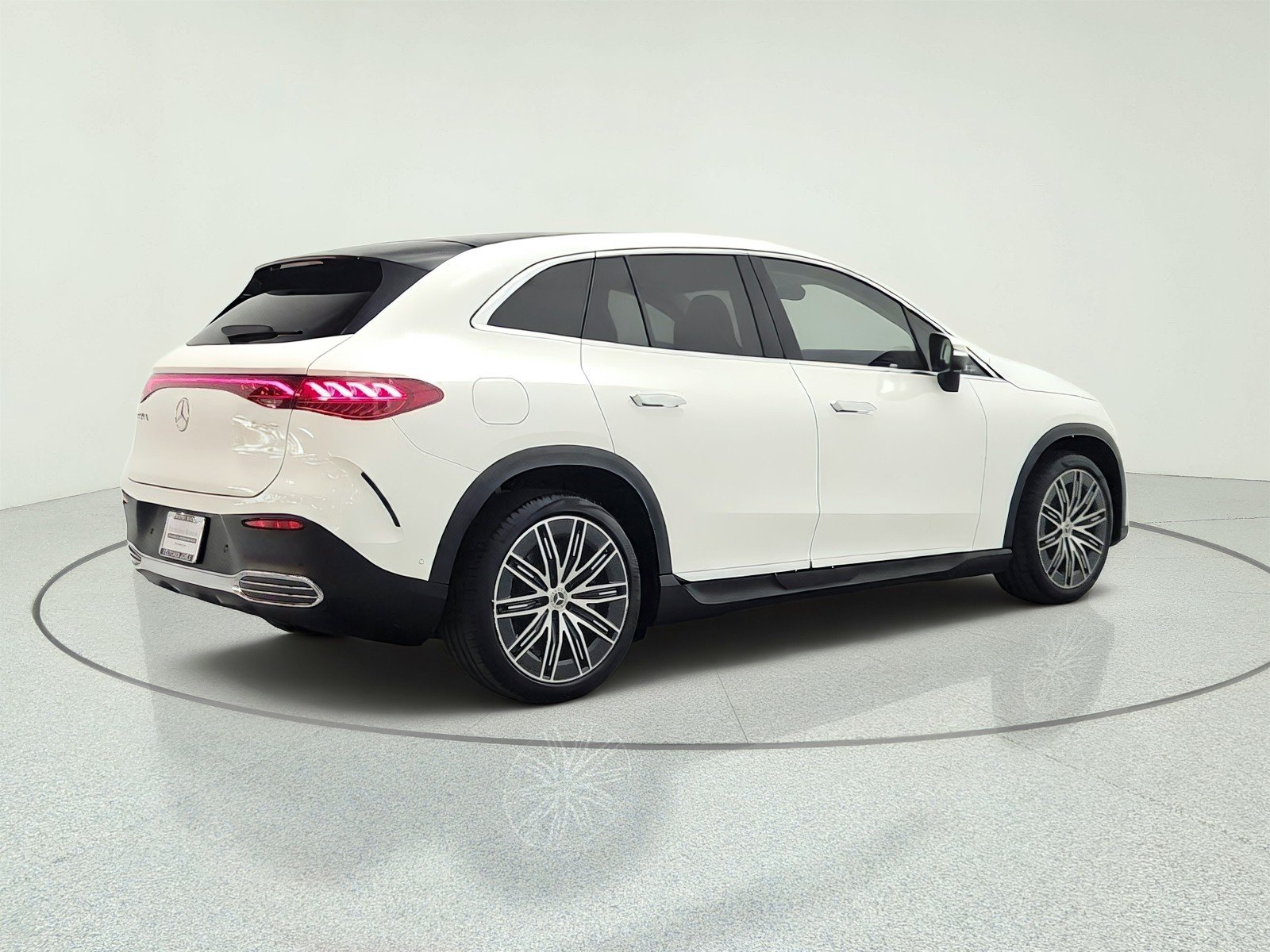 Used 2023 Polar White Mercedes-Benz EQE 500 4MATIC® SUV image 5